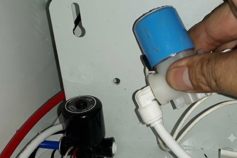 Hư hỏng van cấp nước điện từ hoặc bo mạch điều khiển